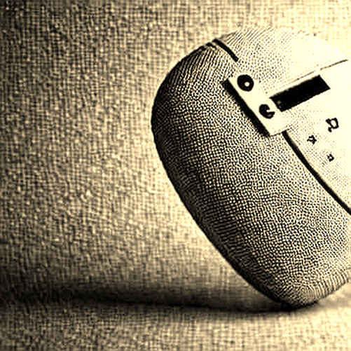 Ethereum at 1900: The Macro Liquidity War Behind the Narrative Clash